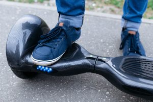 Hoverboard : quels sont les avantages et les informations importantes à connaître sur ce moyen de transport ?
